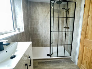 Bathroom - click for photo gallery